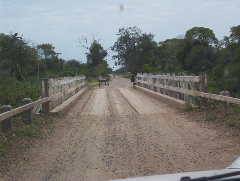 Puente en Mojón de Fierro sobre el Riacho Pilaga. Bridge at Mojon de Fierro over Pilaga Creek