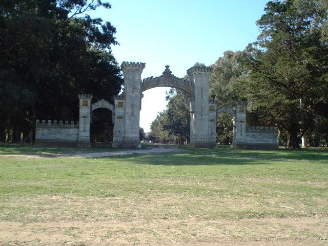 the entrance of a quite huge Estancia