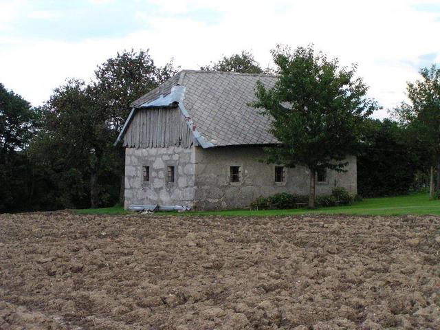 Old part of the farmhouse / altes Nebengebäude