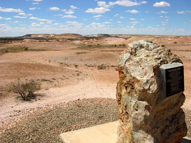 General view of the Coober Pedy landscape