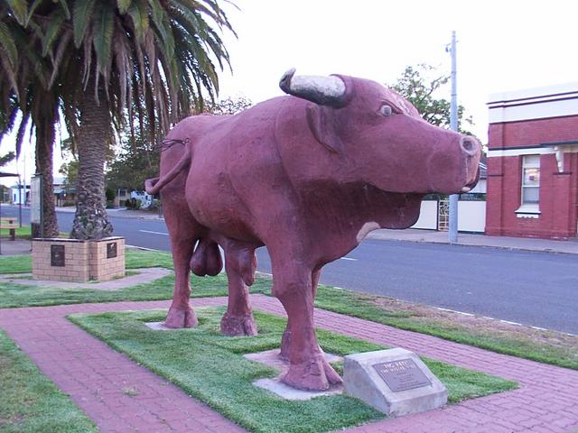 Mallee bull statue in Birchip