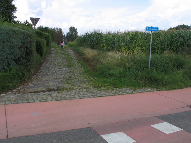 Start of the path on Steenweg Diest