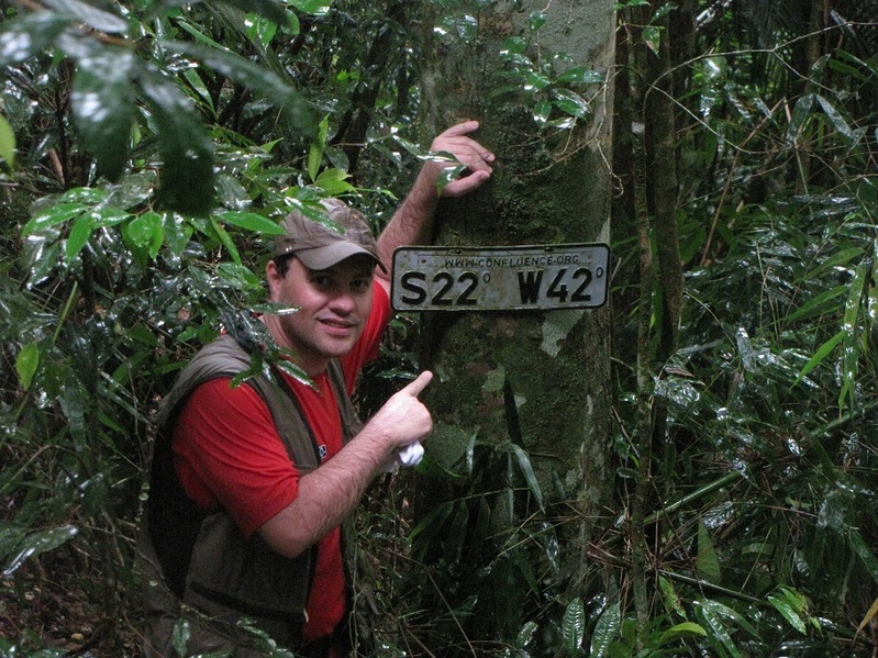 Haroldo shows the plate left by the first visitors in 2001