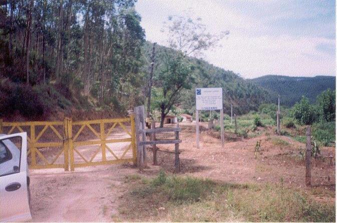 The entrance to Lavras Farm.