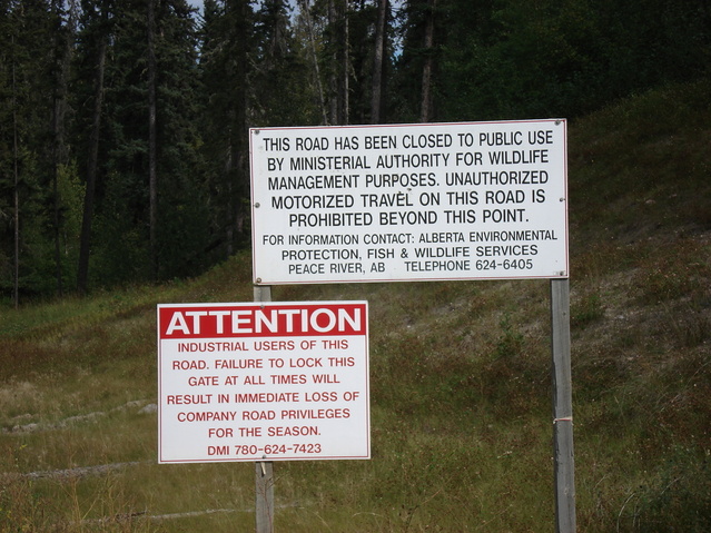 Sign at the locked gate on the DMI Road