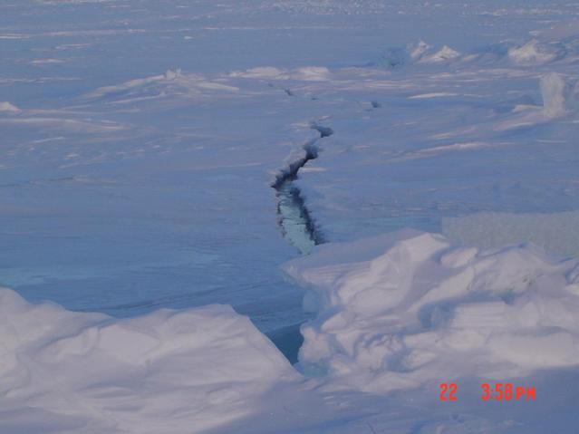 Newly forming ice gap from pressure ridge