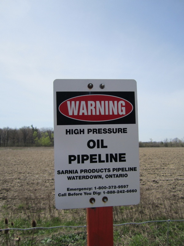 Sign for oil pipeline