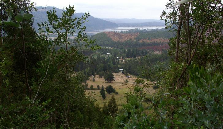 View over and past the confluence to the Rio Bio Bio over the town of Patagua