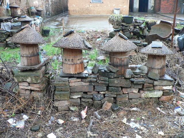 Old-fashioned beehives in Quanwang