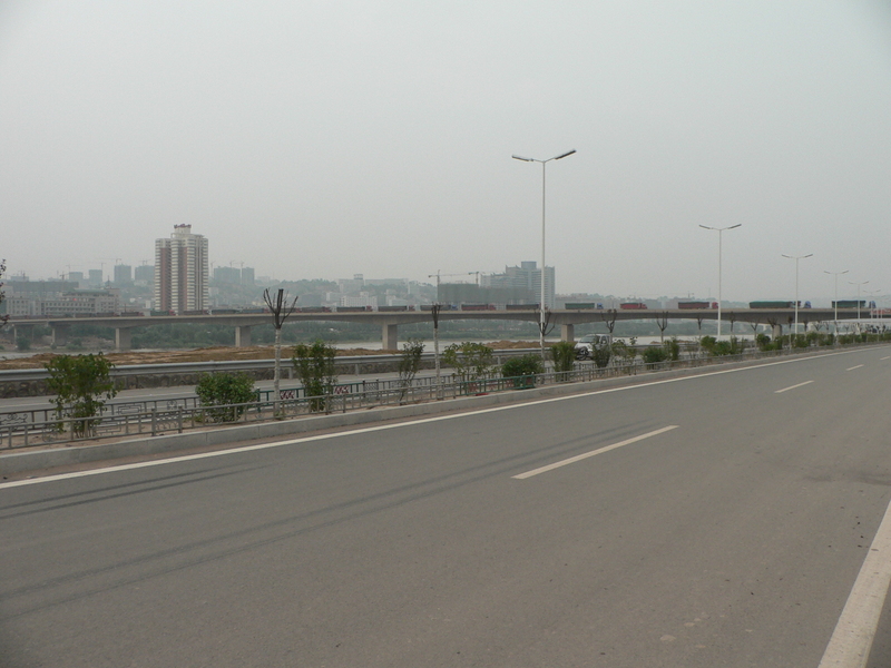 Coal trucks crossing Yellow River from Shǎnxī to Shānxī 