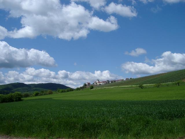 Hohenhaslach and the confluence hill (left)