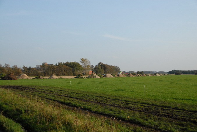 The nearby farm / Der nahegelegene Bauernhof