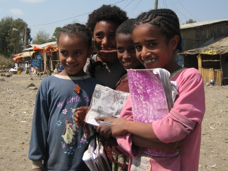 Schoolchildren in Delgī