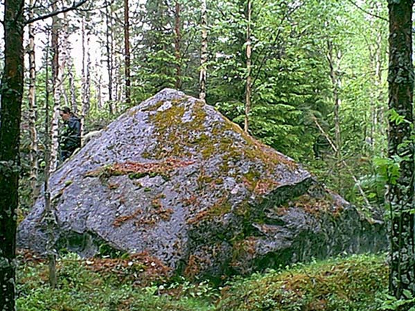 Large boulder south from the confluence.