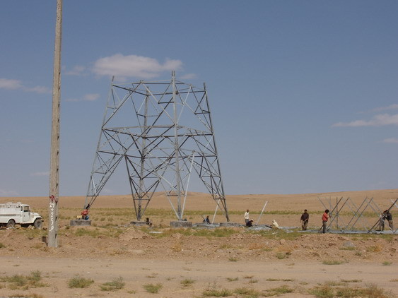 Construction of electricity pylons