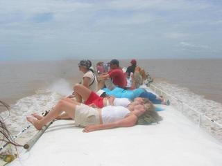 #1: Tourists on the speedboat (2.4 km from the confluence)