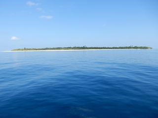 #1: The Confluence; View North to Mulhadhoo Island in 470 m distance