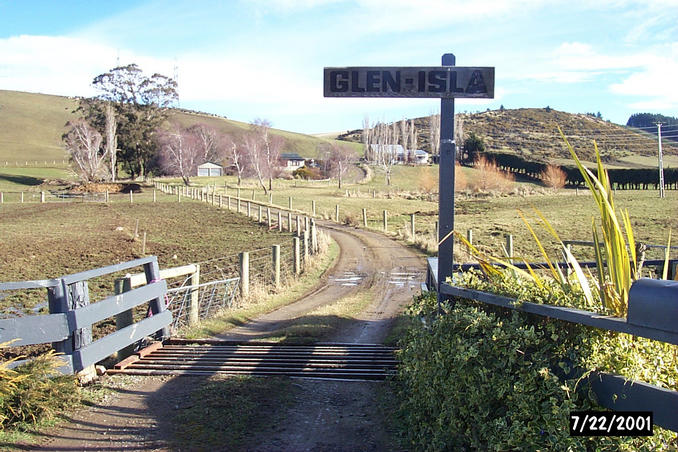 Entrance to the property. Confluence is below the "N" on the sign.