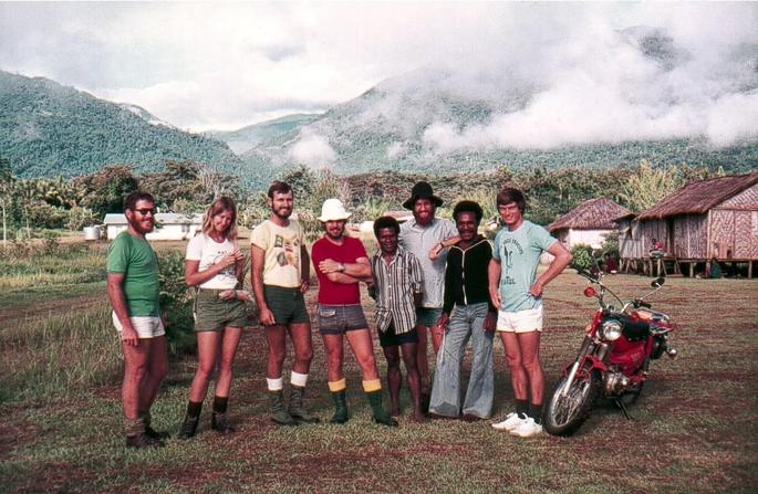 Our group of six with two local fellows at Garaina, with the Bu Bu River valley behind to the south.