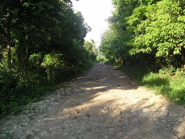 Unpaved road/trail beyond Nangkal towards Confluence about 3 miles ahead.