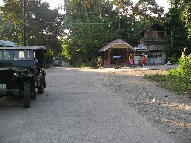 Straight ahead to Tulungatung, Baluno to the right.