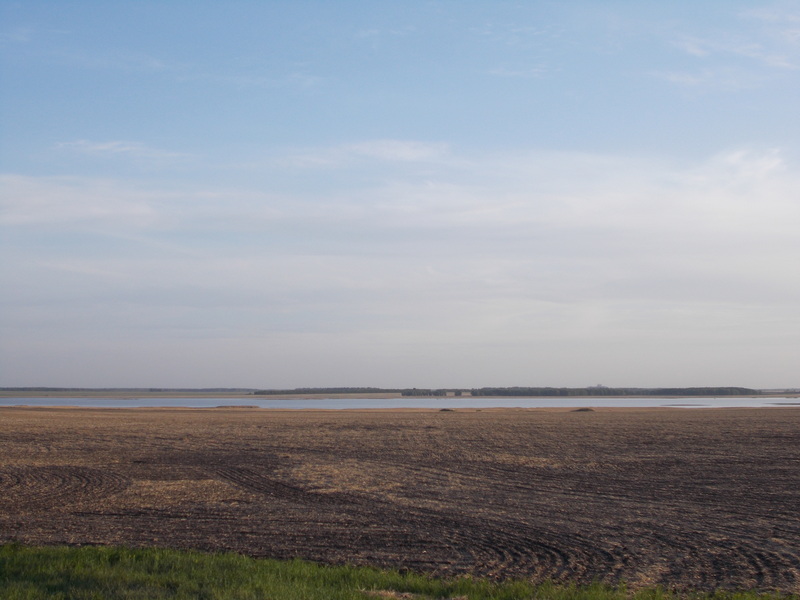 Вид на озеро Камышловское с трассы/Kamyshlovskoye lake. View from motorway.