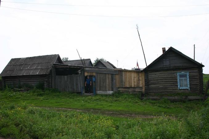 В деревне Сосновый Острог -- In the village of Sosnoviy Ostrog