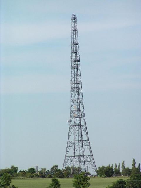 a radio mast North of the confluence