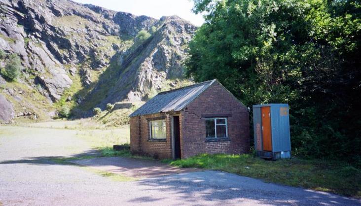 Abandoned buildings at the entrance to the quarry