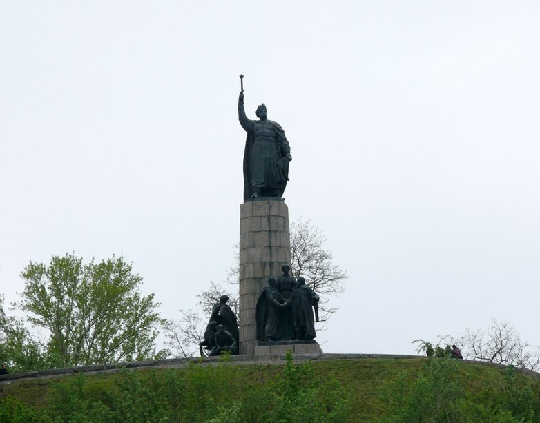 Памятник Богдану Хмельницкому в Чигирине / Bogdan Khmelnitskyi monument in Chigirin town
