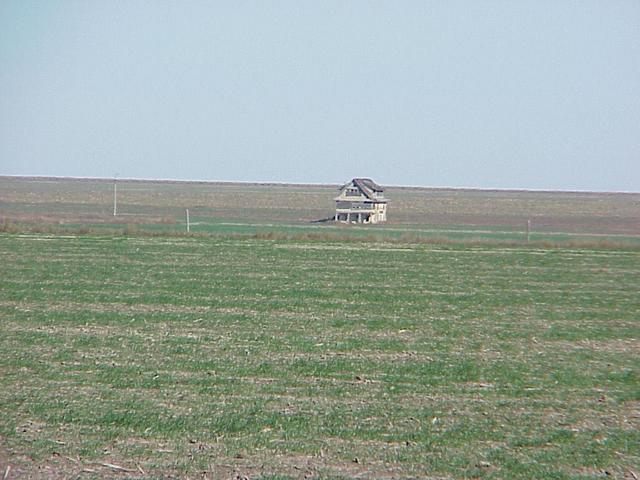 Abandoned farmhouse to the northwest, taken from the confluence.