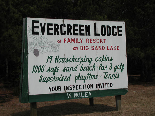 Evergreen Lodge sign