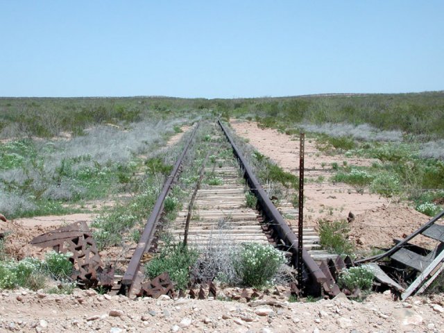 Abandoned railroad that ends at the Texas/New Mexico border