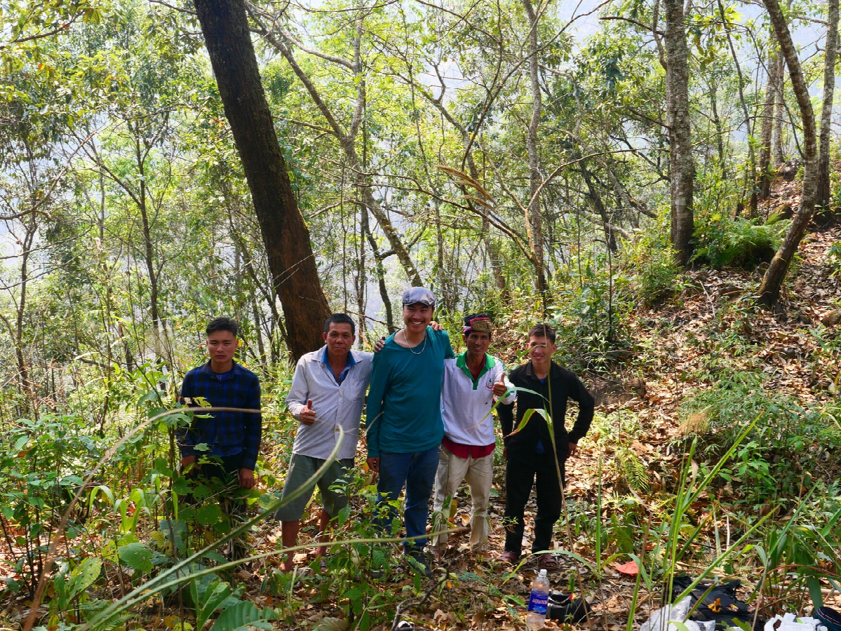 From left: Chu, Uncle Dai, Thach, Thai & Cho. On top of the mountain, in vicinity of the confluence