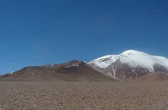 #1: Vista general con el volcan Galan de fondo  - General overview  with the Galan volcano at back