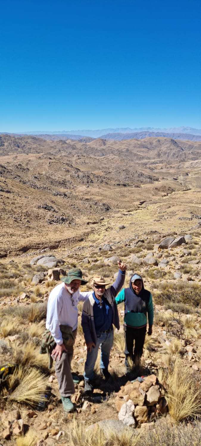 Fernando,Tape and local at confluence 27S67W