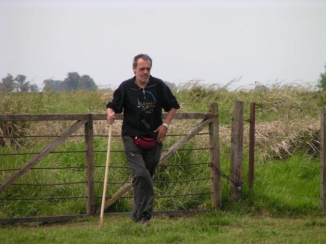 entrance to the field where the confluence is located