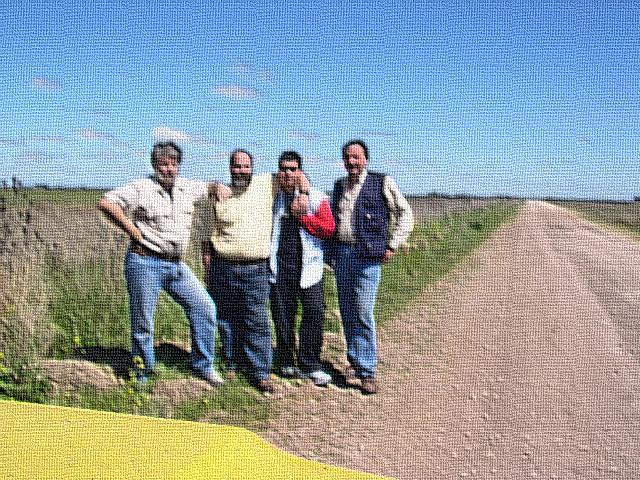 El "equipo":  Eduardo, Carlos, Santiago y el Capitan Piercarlo.