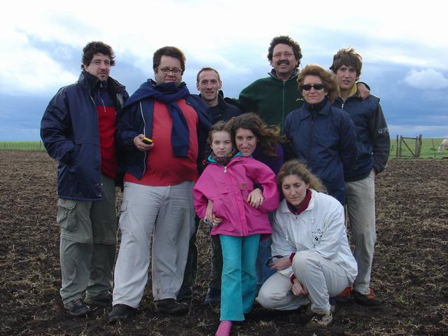 De izq. a der: Javier, Lautaro, David, Diego. Lili y Dieguito. Abajo. Agustina, Martina y Lucrecia