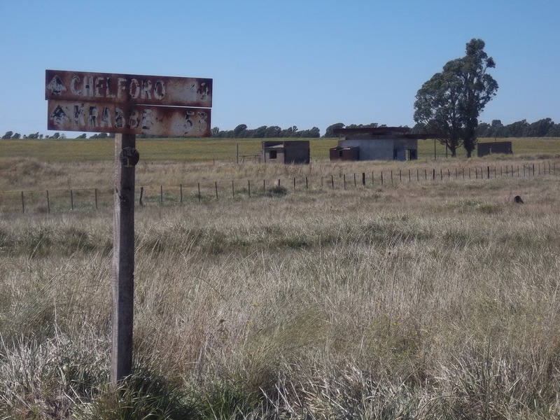 Old sign road at La Virginia, more rusted than in 2010