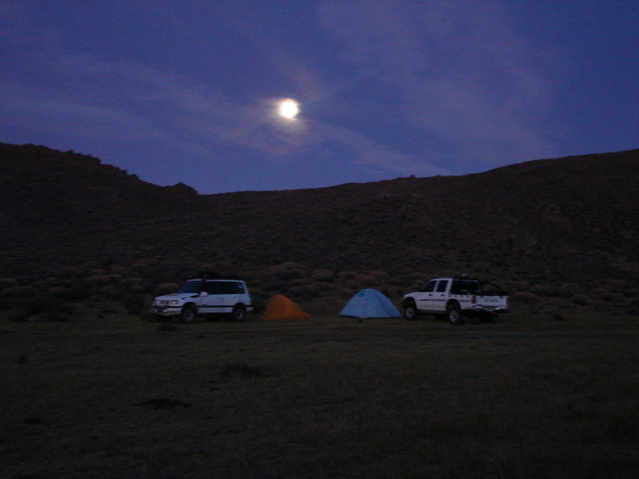 Campamento base a 2100 mts de la confluencia - Base camp at 2100 meters of the confluence