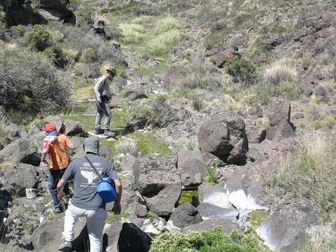 Llegando por el arroyo -  Almost there