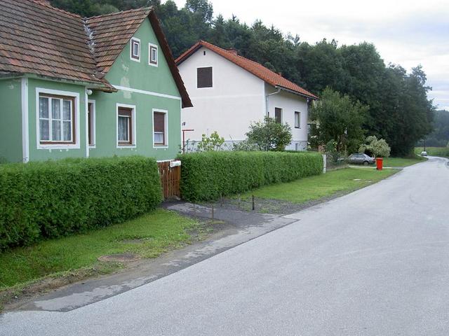 Approach from about 20m from the west of confluence