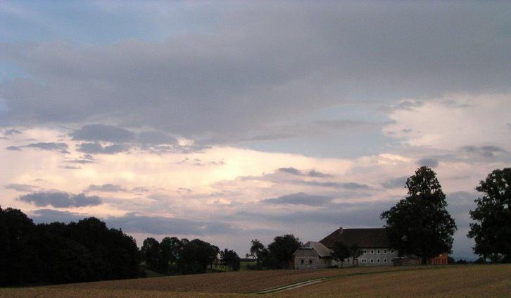 Gathering thunderstorm / aufziehendes Gewitter