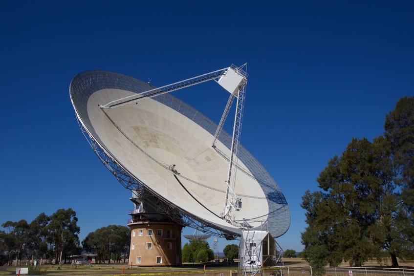 The nearby CSIRO radio telescope near Parkes
