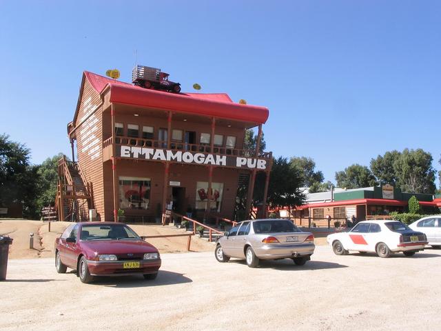 Ettamonga Pub