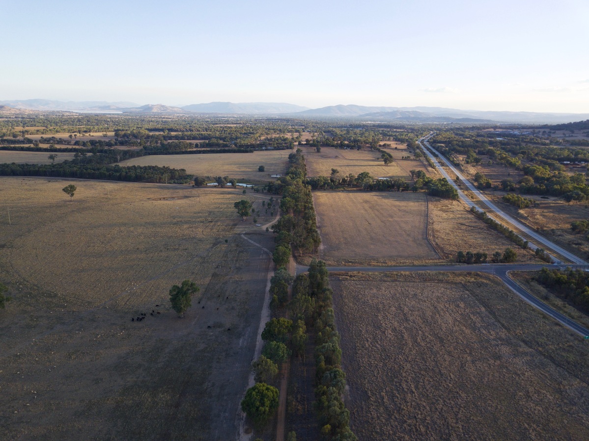 View South, from a height of 120 m, 400 m West of the point