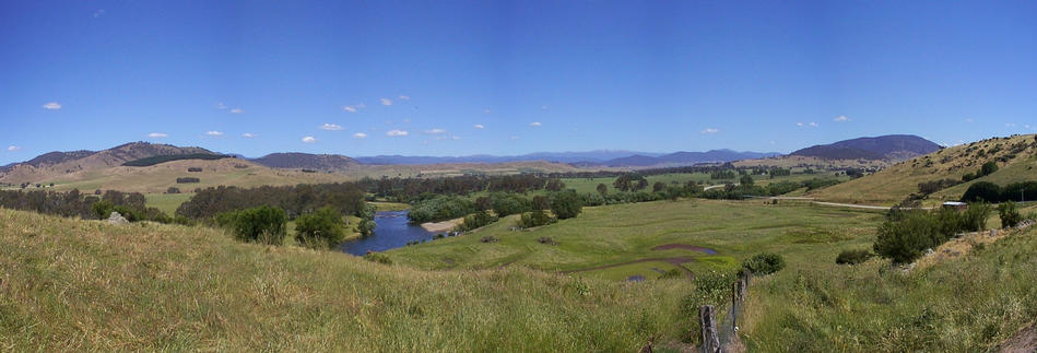 View from a lookout 9 km south of the confluence