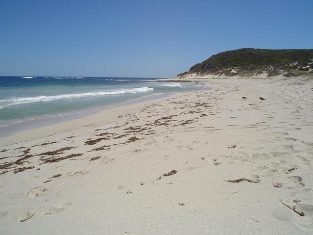 Beach 400m SW of confluence point