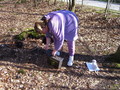 #10: Renate at the nearby geocache / Renate am benachbarten Geocache